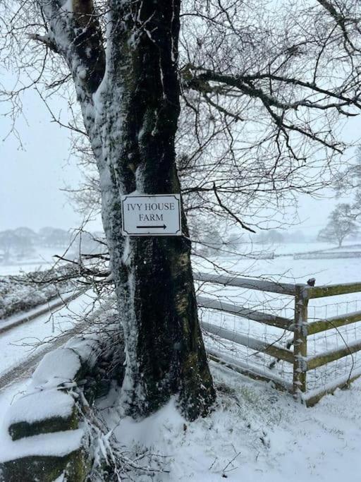 Ivy House Farm, Near Longnor Villa Longnor  ภายนอก รูปภาพ